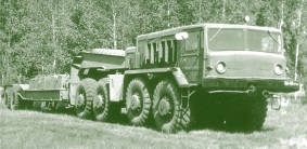 Ранний МАЗ-537Г с полуприцепом МАЗ-5247