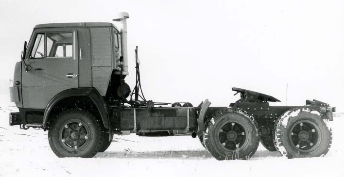 Модернизированный седельный
тягач КамАЗ-5410. 1981